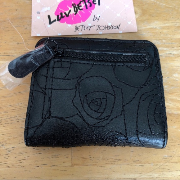 Betsey Johnson Luv Betsey Snap Card Wallet Black Tonal Stitched Rose Pattern NWT - Picture 8 of 16